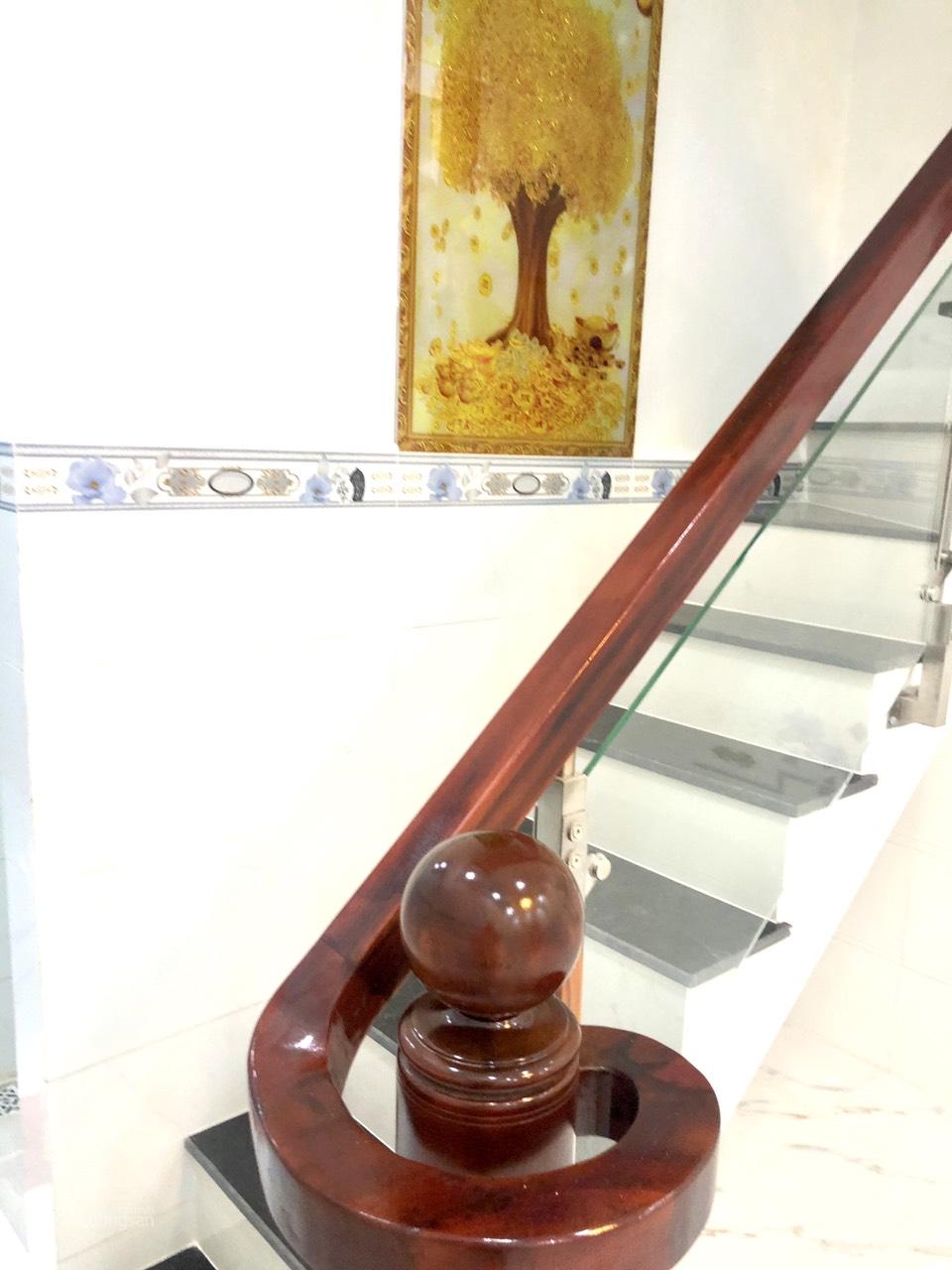 Bán căn nhà 3x8m sát chợ Vạn Nguyên, phường 15, quận 8, NH hỗ trợ vay