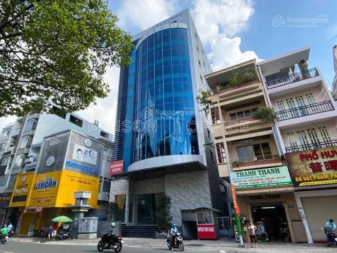 Bán nhà mặt tiền Nguyễn Trãi, Quận 5, DT 8.5x16m 3 lầu thuê 120 triệu, giá chỉ hơn 40 tỷ
