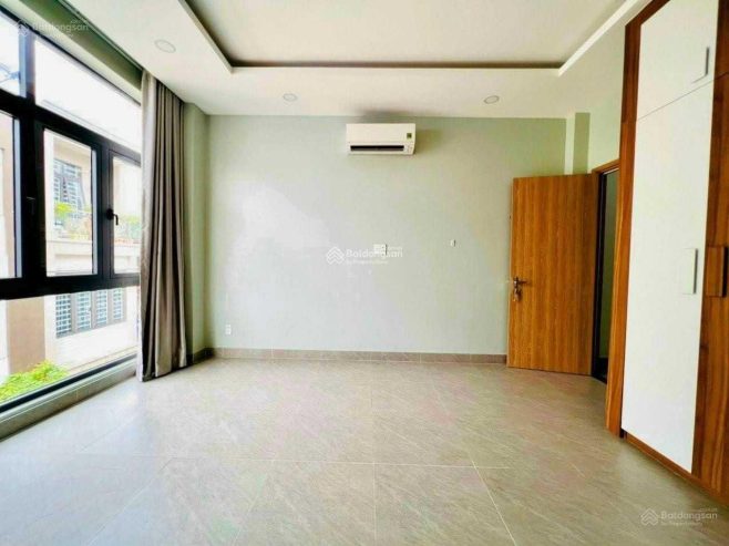 Kẹt tiền sang gấp nhà 1T2L, HXH trung tâm Q4, 48m2, nội thất hoàn thiện, sổ riêng