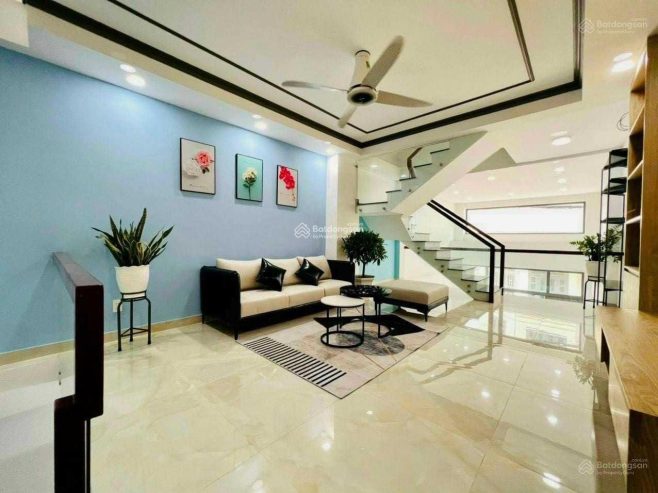 Kẹt tiền sang gấp nhà 1T2L, HXH trung tâm Q4, 48m2, nội thất hoàn thiện, sổ riêng