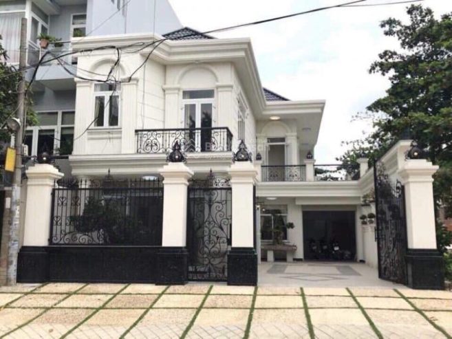 Bán nhà biệt thự cũ Quận 1, đường Pasteur DT 200m2 ngang 9m nở hậu 20m giá chỉ 39.8 tỷ