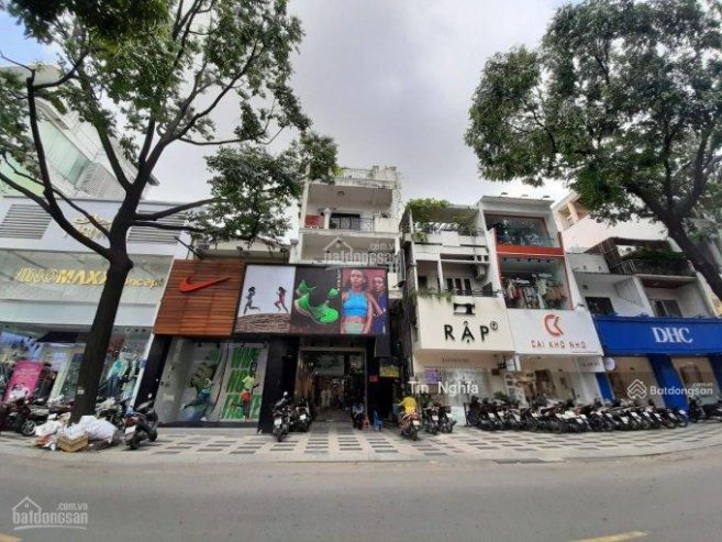 Ngợp bank! Bán gấp nhà MT Nguyễn Trãi P2 Q5, DT: 5x20m xây 3 lầu HDT 80 triệu giá bán 40 về 29 tỷ
