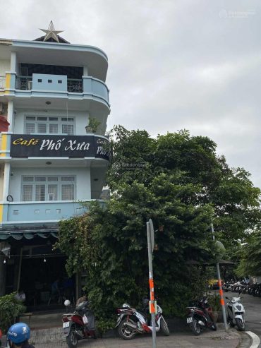 Chính chủ bán gấp căn góc 3 mặt tiền, ngay đường Phạm Văn Đồng. 250 m2, giá 22,7 tỷ