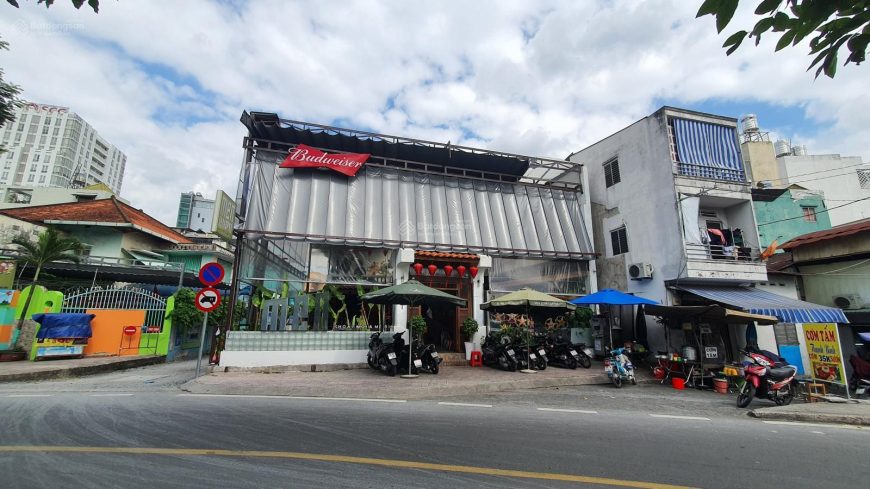 Bán gấp nhà 2 mặt tiền Hoàng Sa Quận 3, DT: 10.5 x 23m, hiện trạng cấp 4, giá bán 69 tỷ