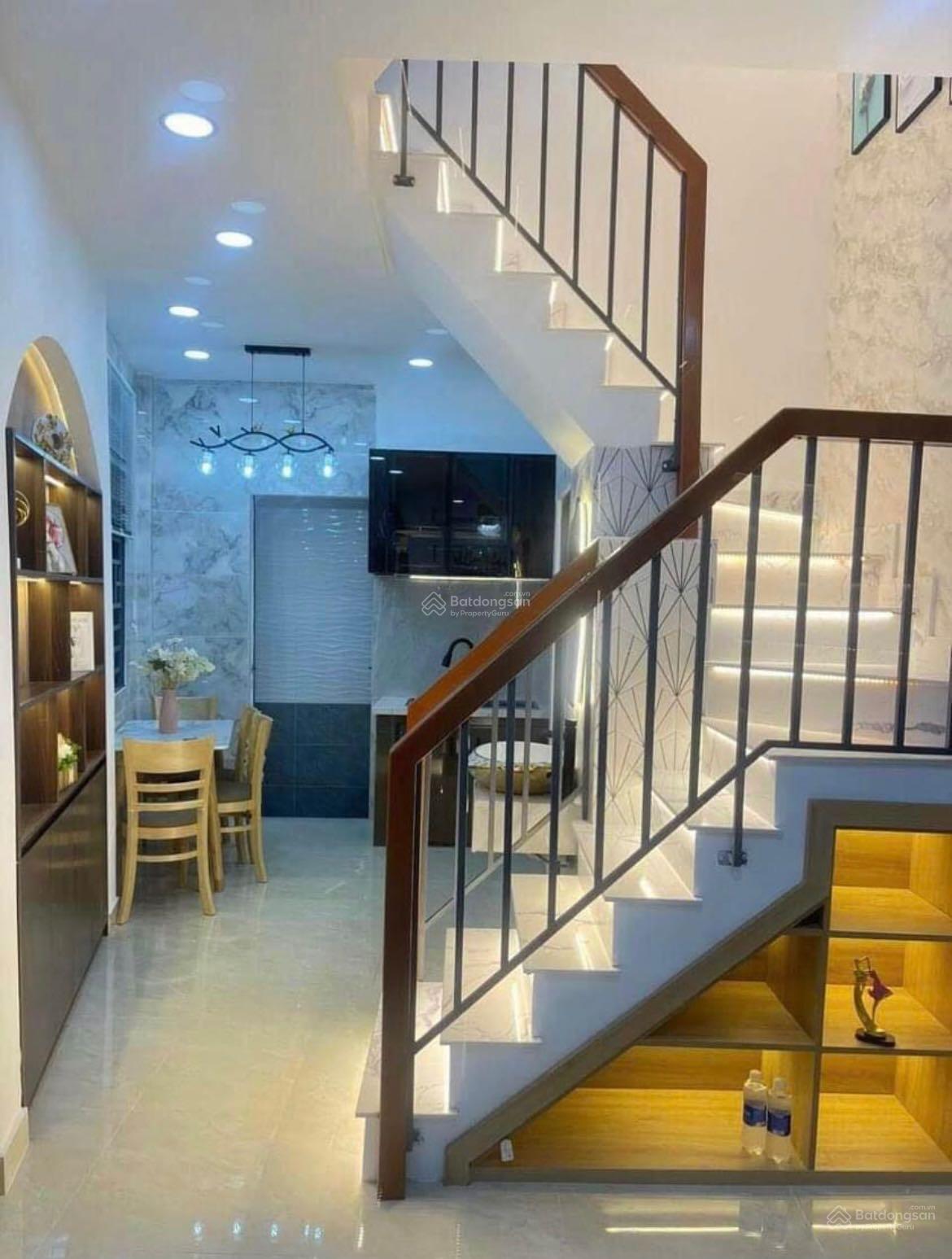 Chủ vỡ nợ bán nhà 42m2 Xóm Chiếu, Quận 4. Hẻm lớn thông Đoàn Văn Bơ và Tôn Thất Thuyết