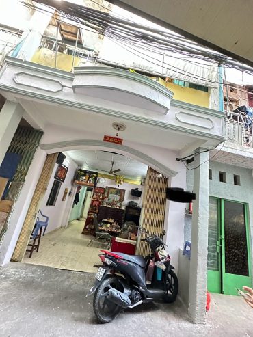 Nhà chính chủ Tùng Thiện Vương hẻm 1 sẹc, DT 56.4m2, ngang gần 5m, tiện xây mới giá 4 tỷ 800 triệu