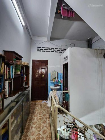 Nhà trệt 2 lầu, hẻm 5m Đề Thám quận 1, dt 4.3x10m nở hậu 8.6m, gia đình cần bán
