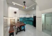 Cần vốn nên bán nhà hẻm 4m Lê Quốc Hưng, P13, Q4. DT 65,1m2, 1T 2L ST, 4PN, 5WC, sổ đẹp