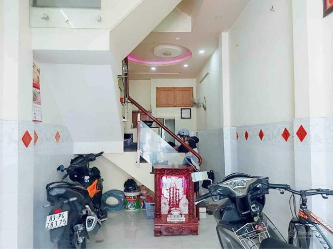 Bán nhà Tháp Mười giáp Quận 5 – 4 tầng 39m2 – hẻm 5m, cách MT 10m.