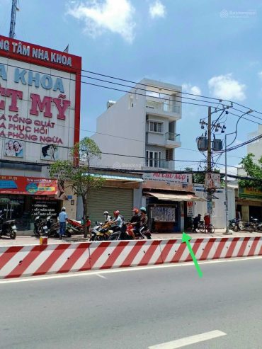 Bán nhà cấp 4 mặt tiền đường Huỳnh Tấn Phát Q7. Ngang 5m dài 44m