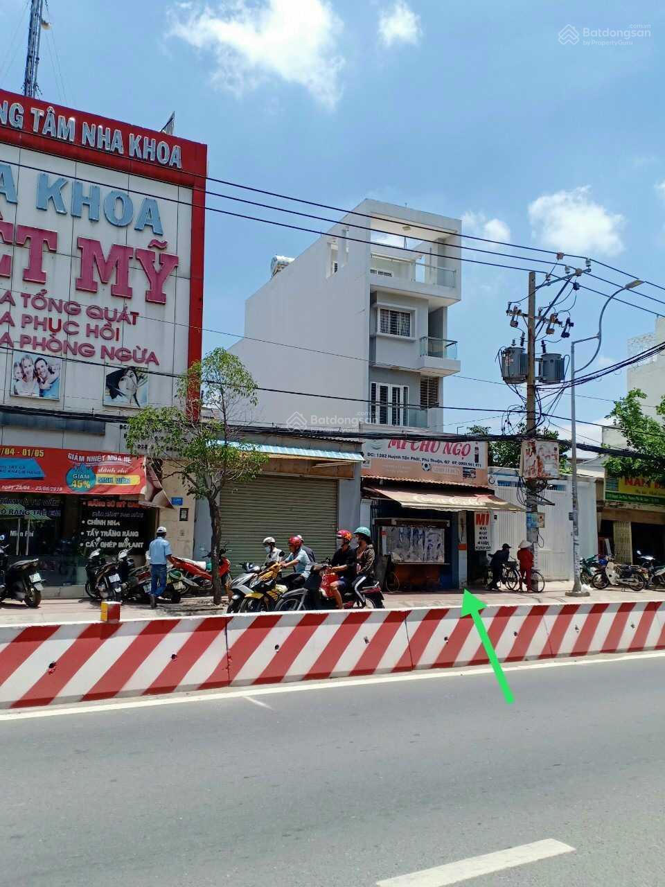 Bán nhà cấp 4 mặt tiền đường Huỳnh Tấn Phát Q7. Ngang 5m dài 44m