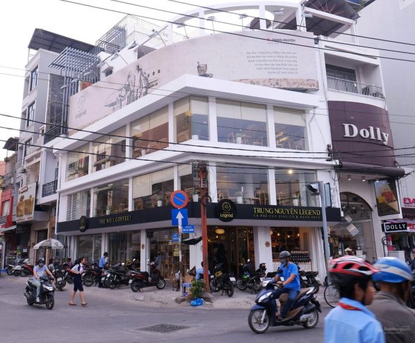 Bán nhà góc 2 mặt tiền Cách Mạng Tháng 8 – DT: 18 x 45m – hầm + 4 lầu – giá bán: 160 tỷ