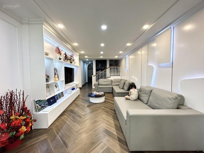 Nhà mới cứng 5 tấm HXH Lê Thánh Tôn view chợ Bến Thành trung tâm Quận 1. Nhà đẹp giá siêu hời 25 tỷ