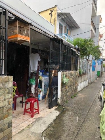 Nhà Phạm Thế Hiển P6 Q8. Hẻm 1/DT: 6,2*17,5m. SHR. Cấp 4, 3PN, không QH. Giá: 4,6tỷ.