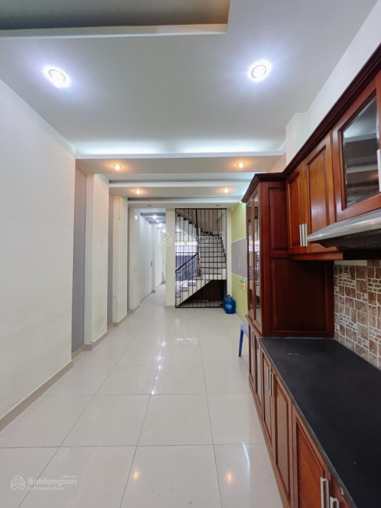 Mặt tiền hẻm ngang 3.2x20m – 3 tấm Đoàn Văn Bơ Q4 – 4pn 5wc hơn 90 triệu/m2