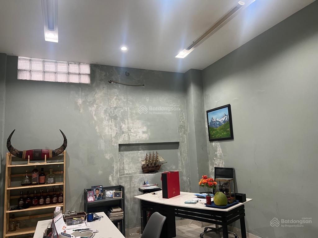 Nhà 84m2 (4 x 21m), 4 tầng 6 PN, hẻm xe tải Lê Quốc Hưng. 18,9 tỷ