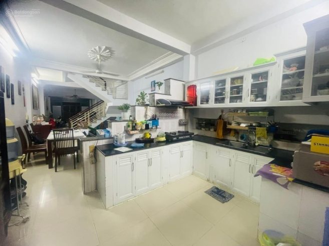 Bán nhà khu khách sạn Đệ Nhất – P4 – Tân Bình, 82m2, 3 tầng chỉ 18 tỷ