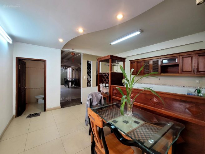 Bán giá rẻ nguyên căn góc 2MT đường thông thoáng, KDC đông đúc đường Phạm Hữu Lầu, Q7, sát bên PMH