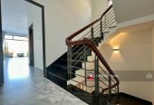 Bán nhà 3 tầng, DT 5x24m = 114m2, mặt tiền Lâm Văn Bền, Quận 7