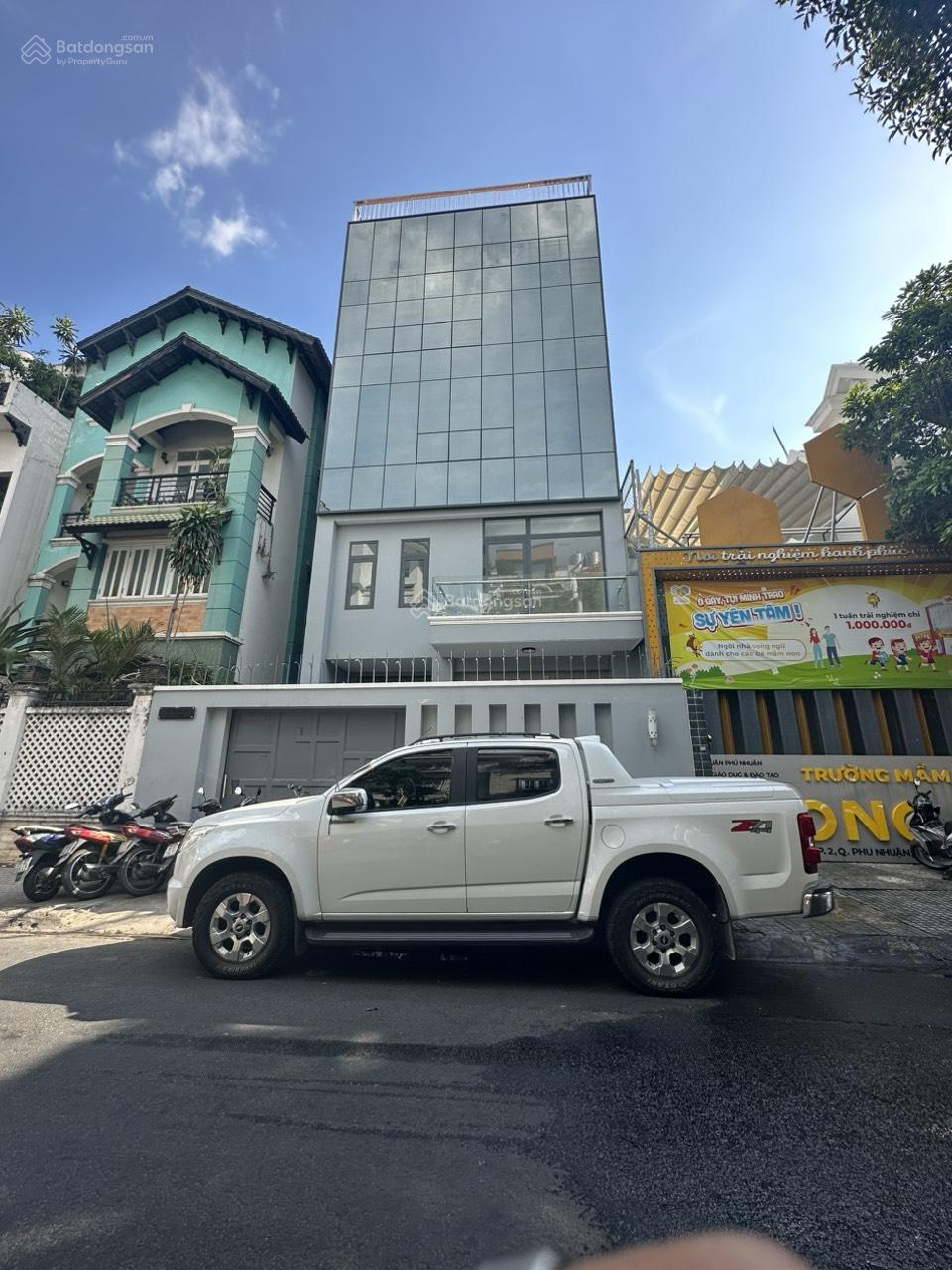 Bán nhà mặt tiền ngay Chợ Rẫy, Quận 5, 8x18m, trệt 6 lầu, giá chỉ 49 tỷ