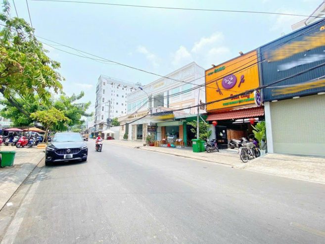 Bán nhà C4, DT 165m2 – Giá 15 Tỷ. MT Lê Văn Lương, Tân Kiểng, Quận 7 – 5.5m x 33m – Hiếm. GPXD 7T