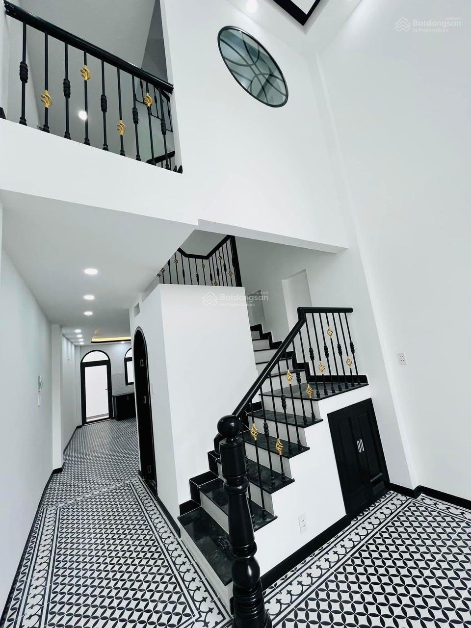 Nhà Châu Âu – 9 phòng – Dương Bá Trạc Quận 8