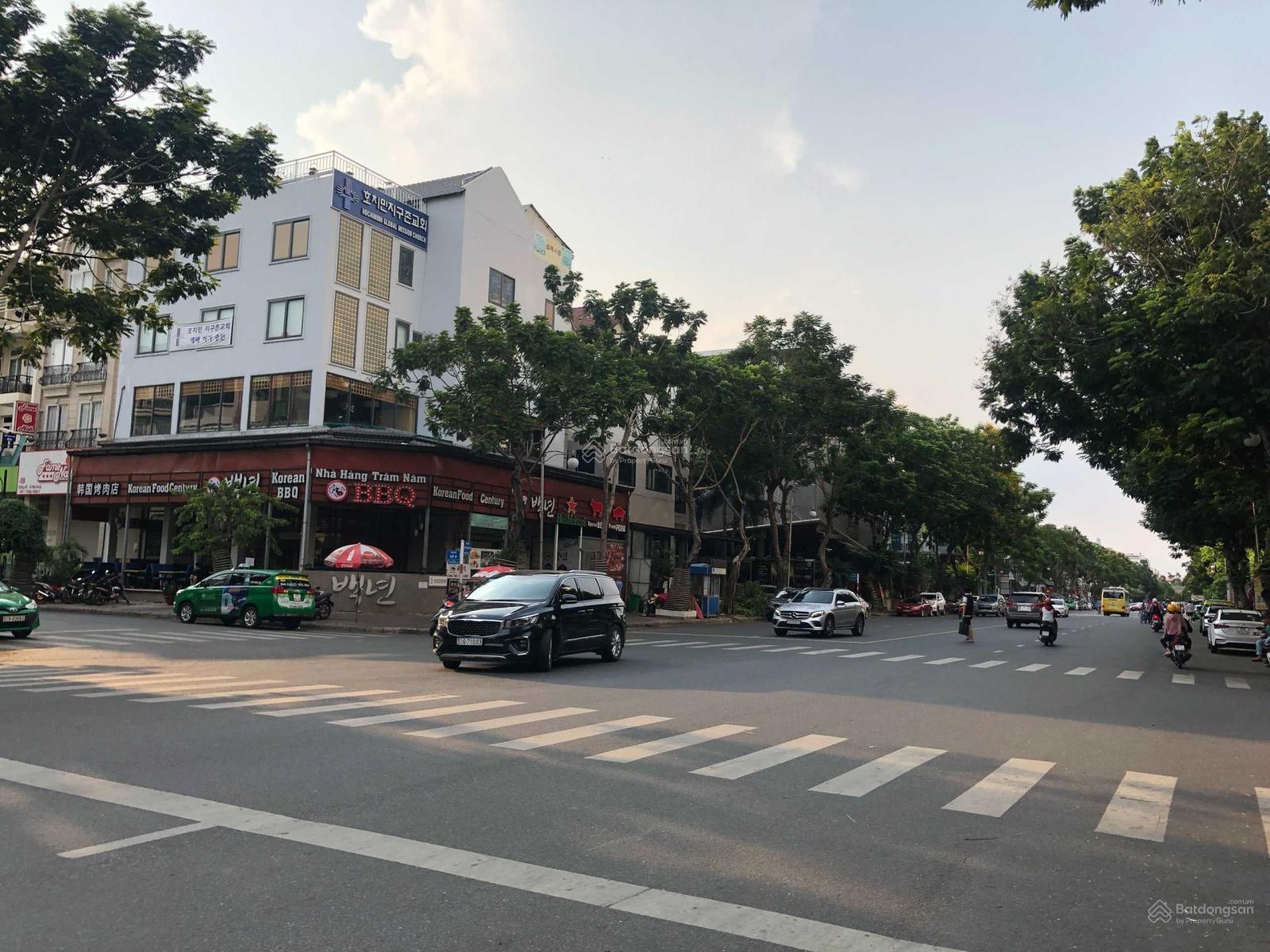 Bán nhà phố kinh doanh,căn góc công khu Hưng Phước , PMH, Q7 dt: 8 *18,5m, thang máy,giá: 49,8 tỷ