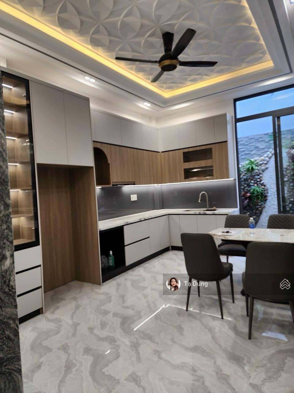 Bán nhà mặt phố đường số Lý Phục Man Q7, nhà 5 tầng đẹp lung linh