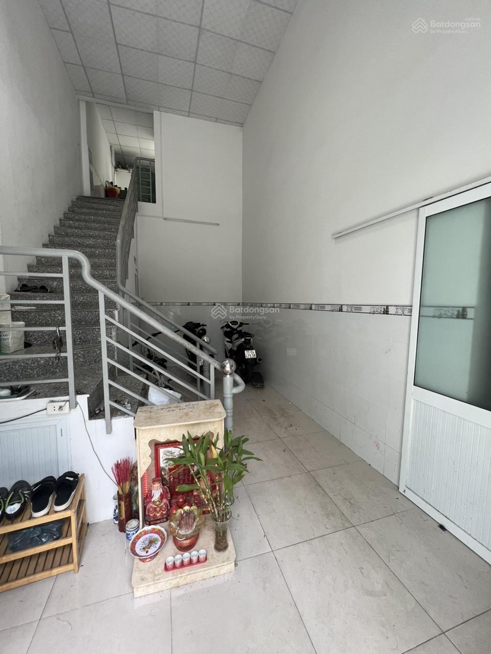 Kẹt tiền bán gấp, nhà 8×15, đủ 115m2, đường nhựa xe tải Tân Hòa Đông