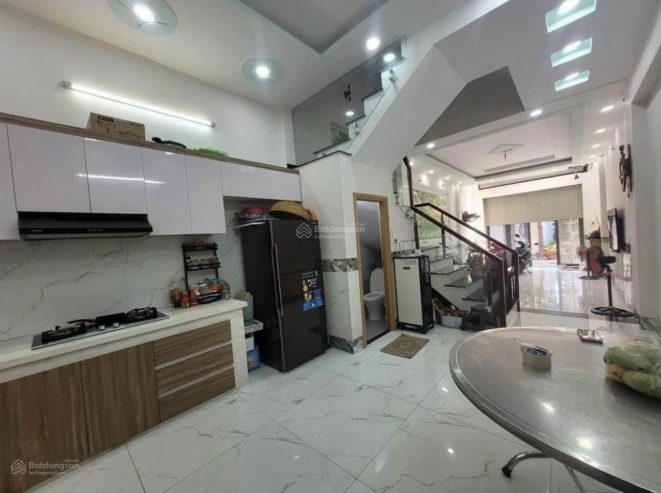 Chủ gửi bán căn nhà 2 sẹc 98m2, 1T1L, sát chợ Bình Tây, sổ riêng chính chủ, giá bán lỗ