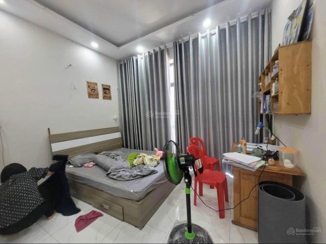 Chủ gửi bán căn nhà 2 sẹc 98m2, 1T1L, sát chợ Bình Tây, sổ riêng chính chủ, giá bán lỗ