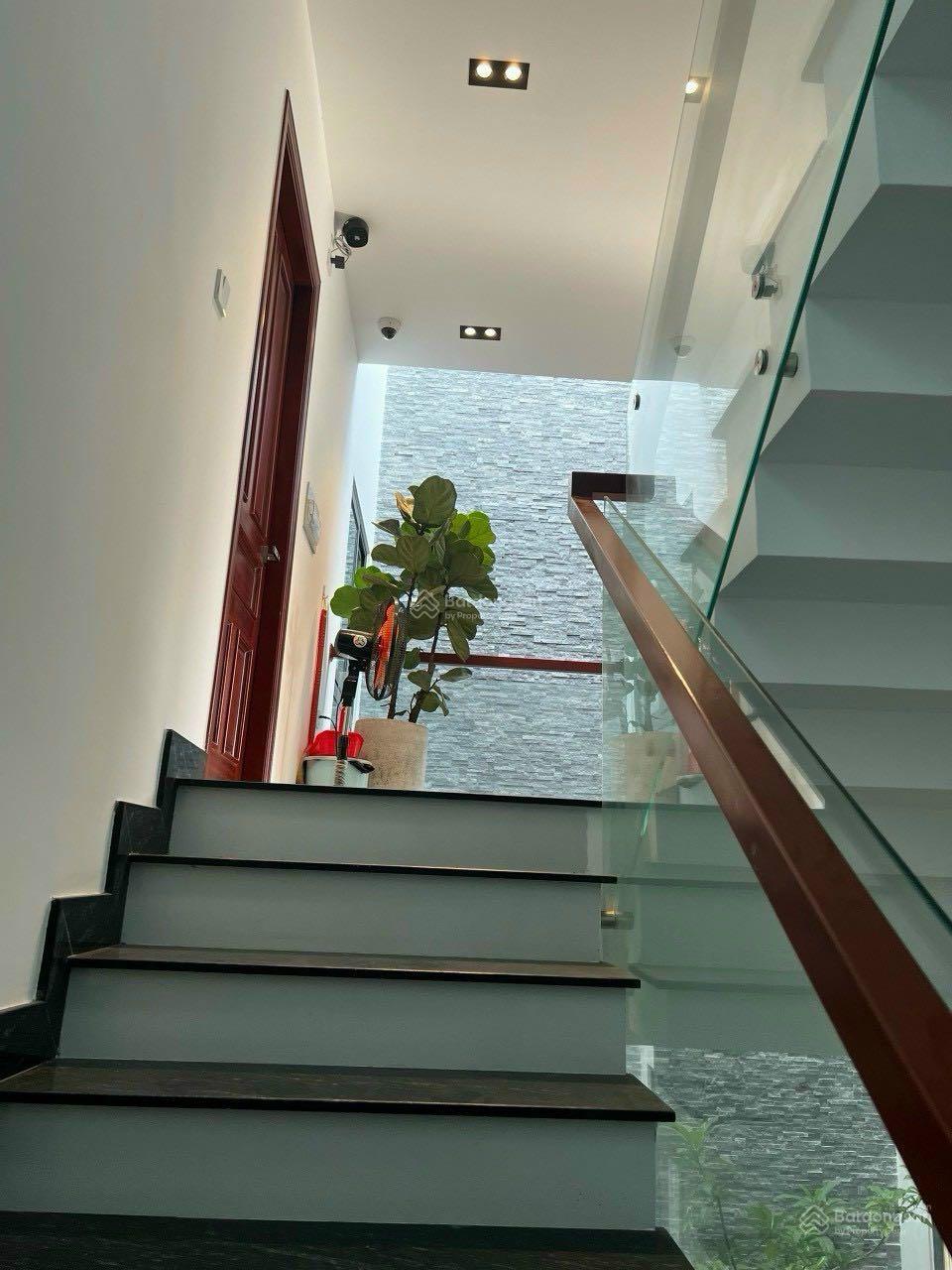 Bán nhà khu vip bên sông, Hiệp Bình Chánh, Thủ Đức