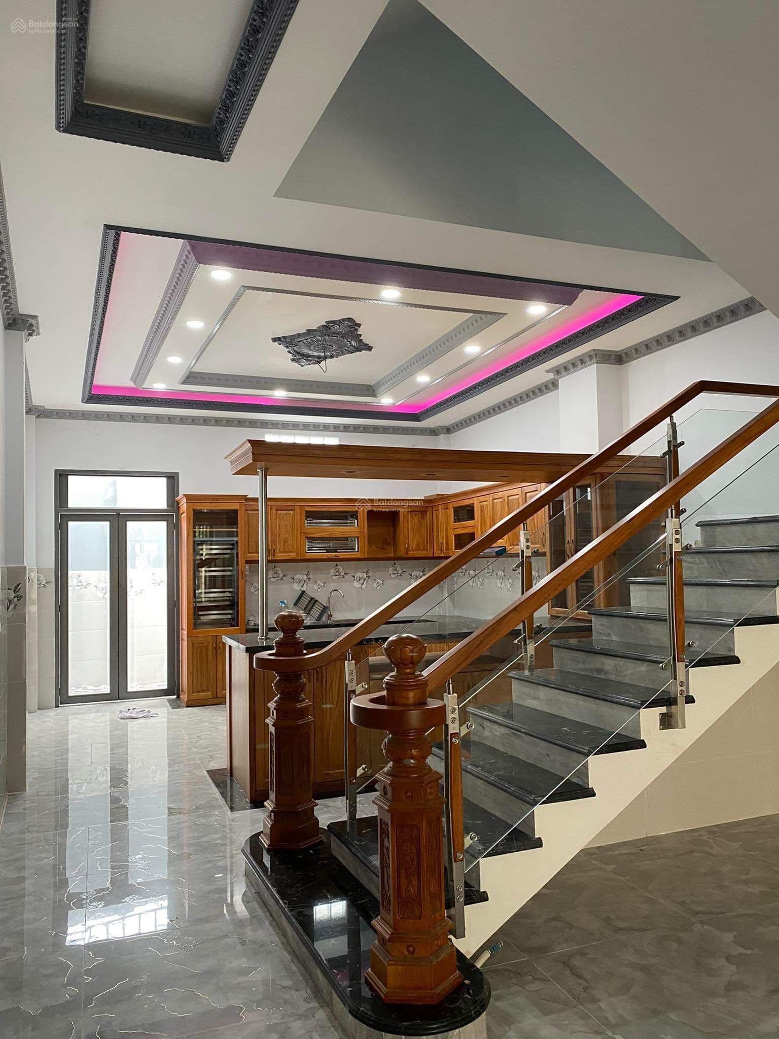Chính chủ bán gấp nhà mặt tiền Quận 7, phường Tân Thuận Tây (Cư Xá Ngân Hàng) 140m2, giá: 20.8 tỷ