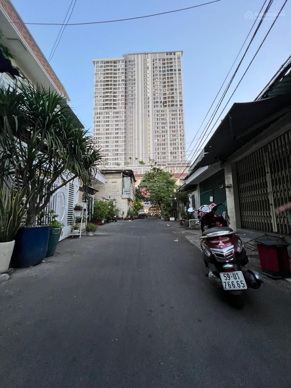 Bán nhà hẻm xe hơi quận 4 khu kinh doanh – 56m2 giá chỉ 3 tỷ 8 cách đường Hoàng Diệu 50m