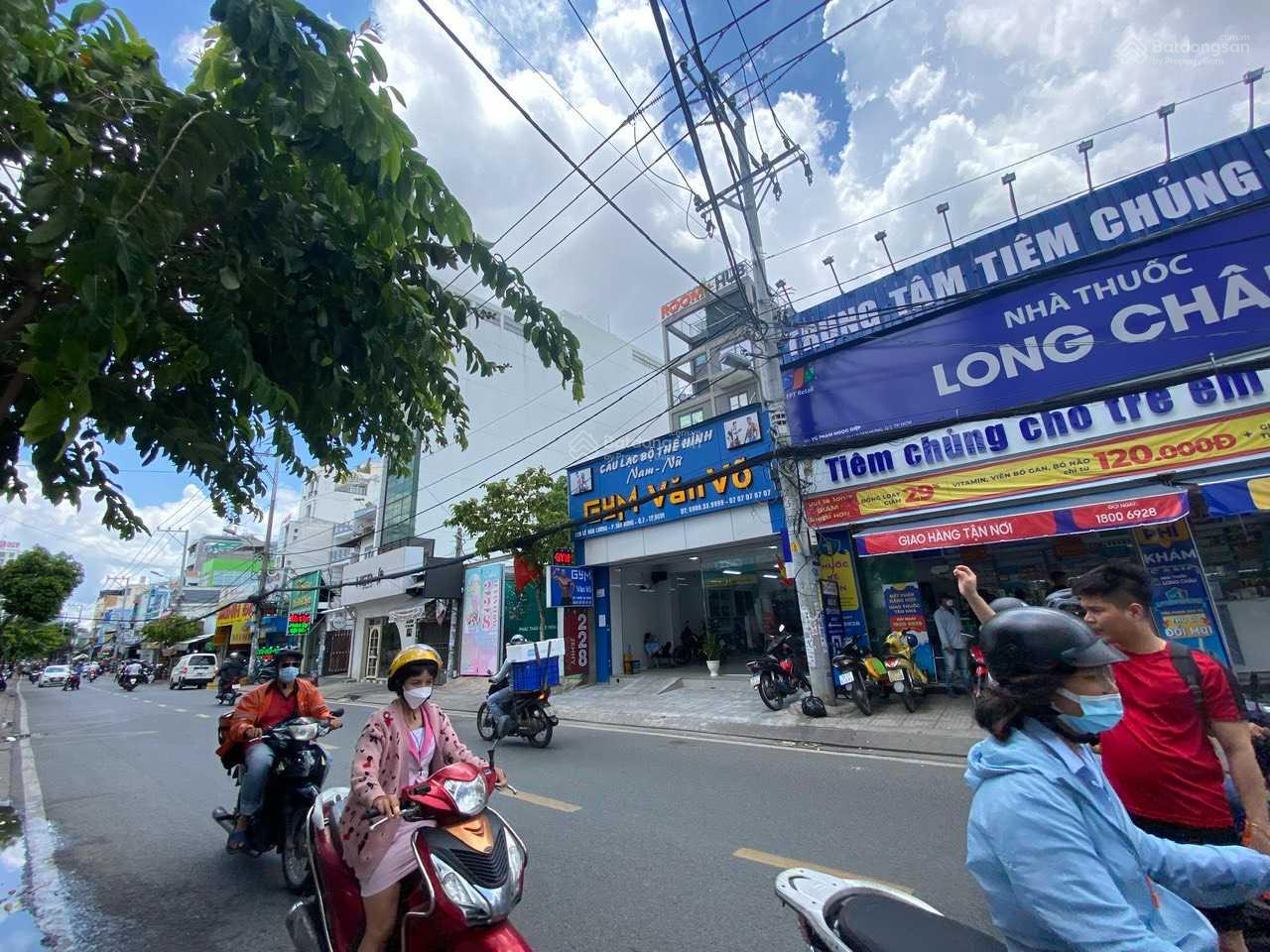 Long Châu thuê 63 triệu/tháng – ngang 10m công nhận đủ 125m2