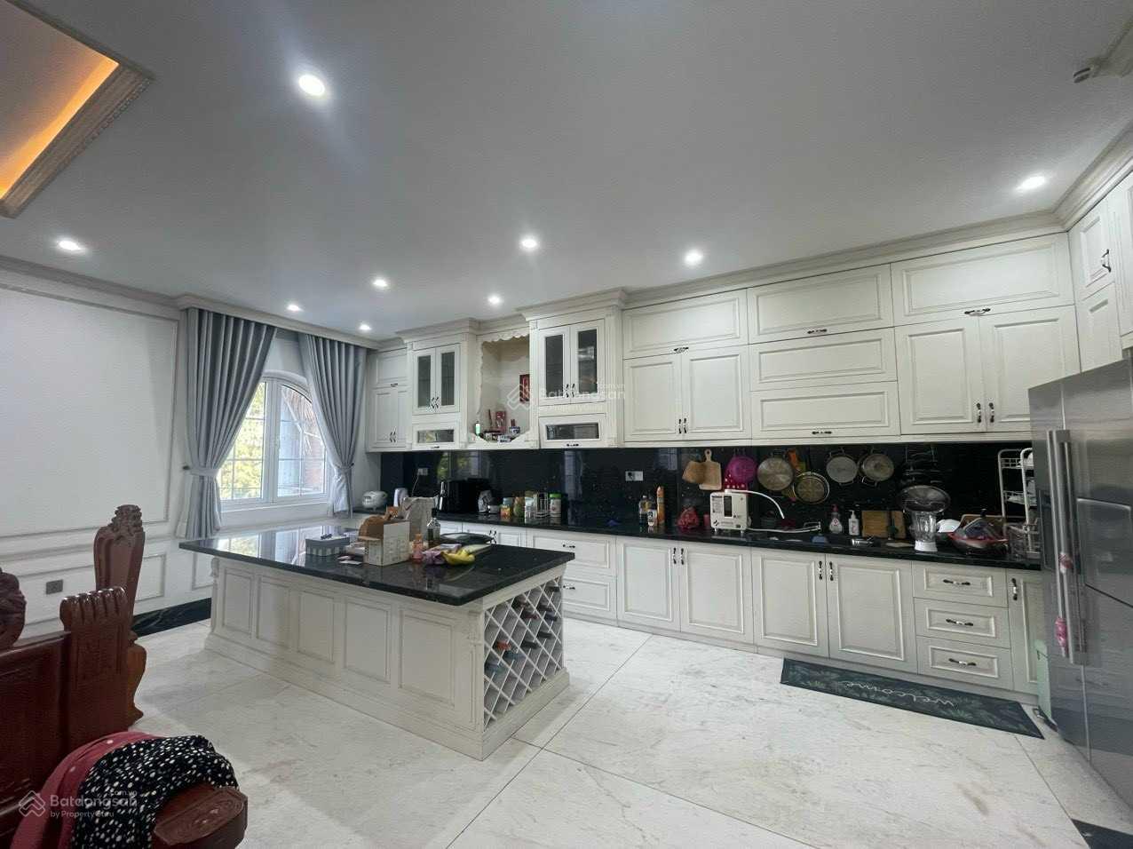 Bán nhà HXH Trần Hưng Đạo Quận 1. Nhà 4x16m kết cấu 5 lầu thang máy HĐT thuê 50tr/th giá 17.8 tỷ TL