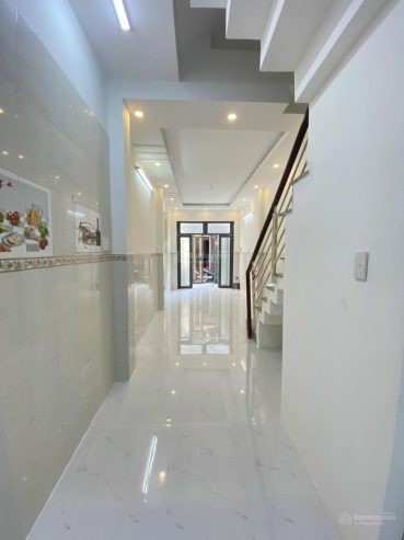 Bán gấp nhà mới Q1, hẻm 4m, xây 3 lầu, sân thượng, giá 5,8 tỷ TL