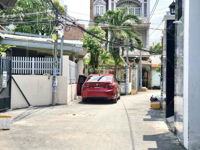 Bán nhà nát cách đường Phạm Văn Chí 40m Phường 7 Quận 6