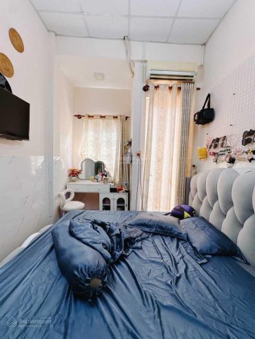 Nhà đẹp Q4 – 4 tầng đúc – 30m2 – hẻm 1 sẹc – chỉ 2 tỷ nhỉnh