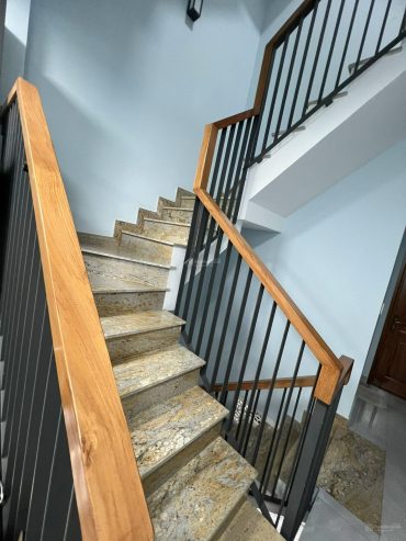 Nhà Hồ Thị Kỷ, Quận 10; ngang gần 4m, nở hậu 4,5m; dài: 13m; 3 lầu; 10,3 tỷ. Vừa ở vừa kinh doanh