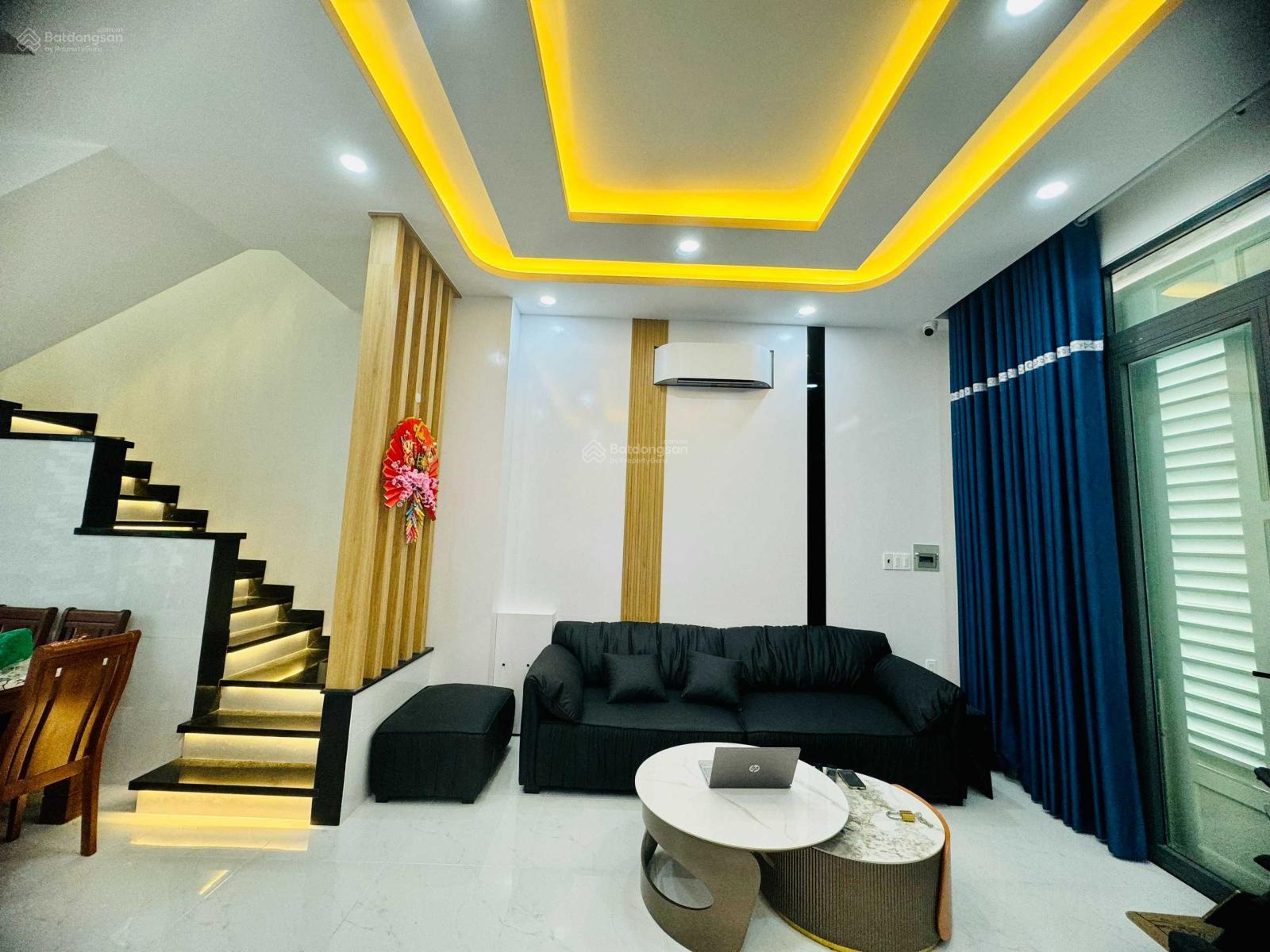 Bán nhà đẹp Võ Văn Kiệt, Phường Cô Giang, Quận 1