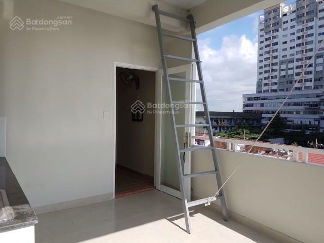 Nhà đẹp Bến Vân Đồn 1/ gấp bán giá tốt