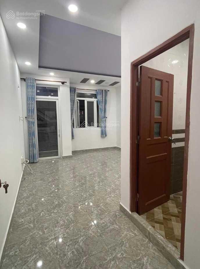 Nhanh tay kẻo không kịp! Nhà hẻm xe hơi Kinh Dương Vương, (4,5x12m), gần công viên Phú Lâm