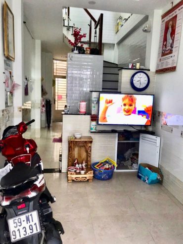 Nhà 2 MT hẻm sau căn MT Hưng Phú P9 – 3 tỷ 6