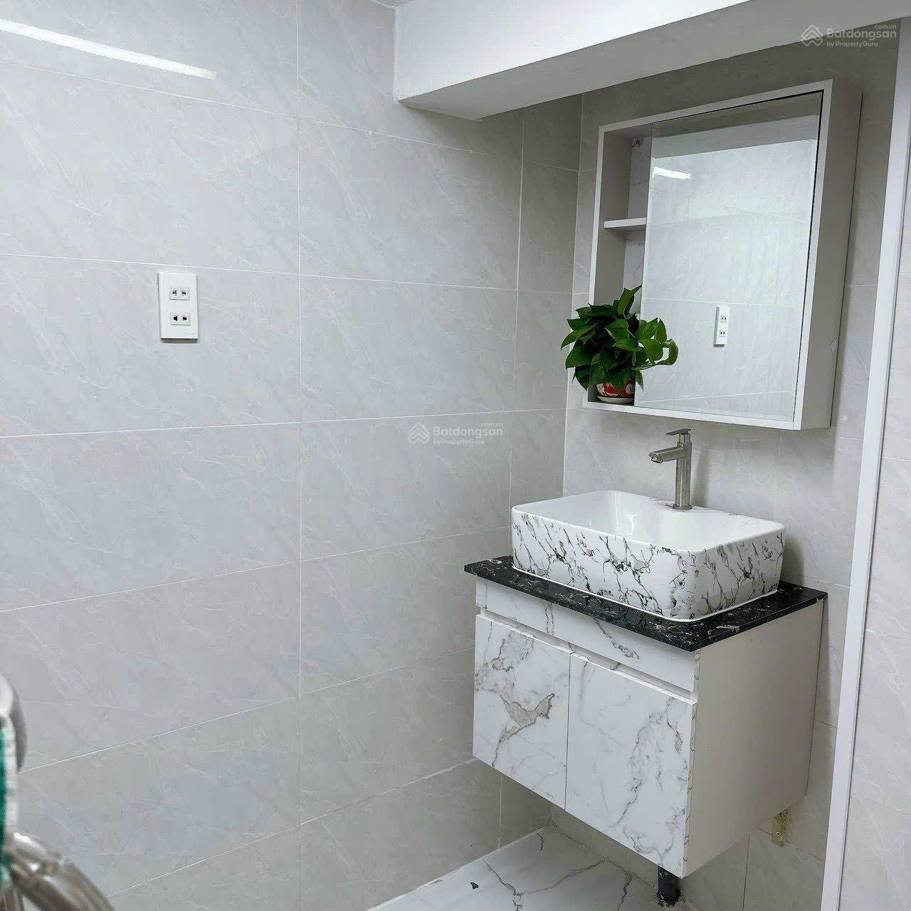 Nhà hẻm Lê Quang Sung P9Q6 2 tỷ 990 cần bán sớm