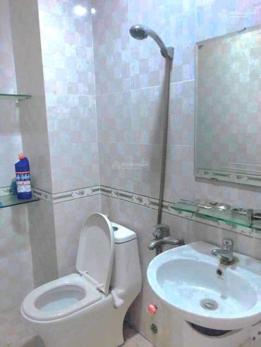 Nhà 26.1m2, 5 tầng BTCT HC đủ, 5m ra MT Lê Quốc Hưng. 4,3 tỷ