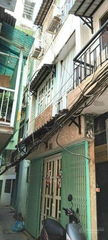 Cần ra gấp căn Q1 đường Trần Quang Khải. DTCN: 18m2