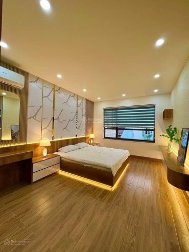 Bán nhà mặt tiền đường Hồng Bàng, Phường 14, Quận 5, DT: 4x17m, 4 tầng, giá 18.5 tỷ