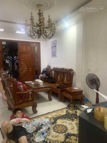 Bán nhà trung tâm Quận 1 TPHCM cách chợ Bến Thành 400m hẻm trước nhà 6m 80m2 5 tầng – có thang máy