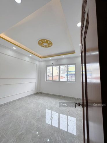 Định cư nước ngoài bán nhanh căn nhà HXH đường Hậu Giang, P12, Q6 giá 6.5 tỷ/62.8m2, sổ hoàn công